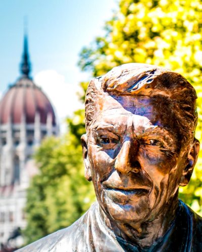 Ronald Reagan statue