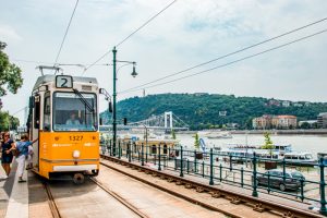 Tram 2 Pest promenade